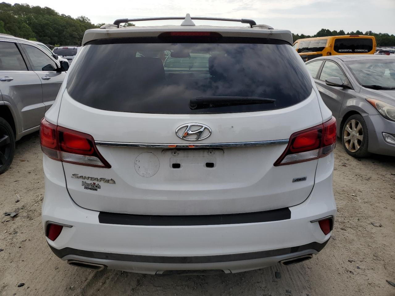 KM8SNDHF6JU283231 2018 Hyundai Santa Fe Se