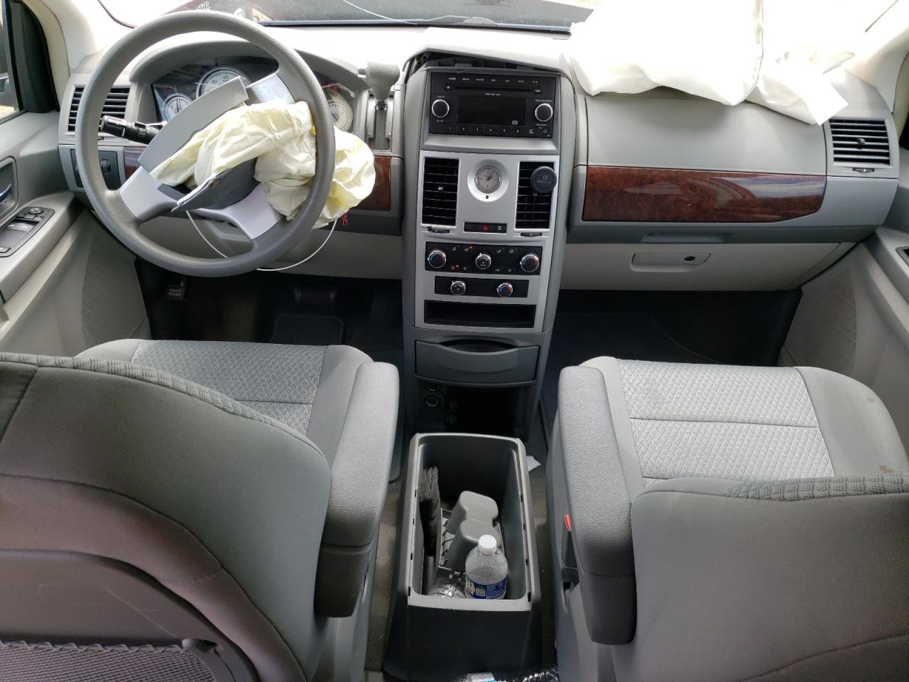 2A8HR44E89R638899 2009 Chrysler Town & Country Lx