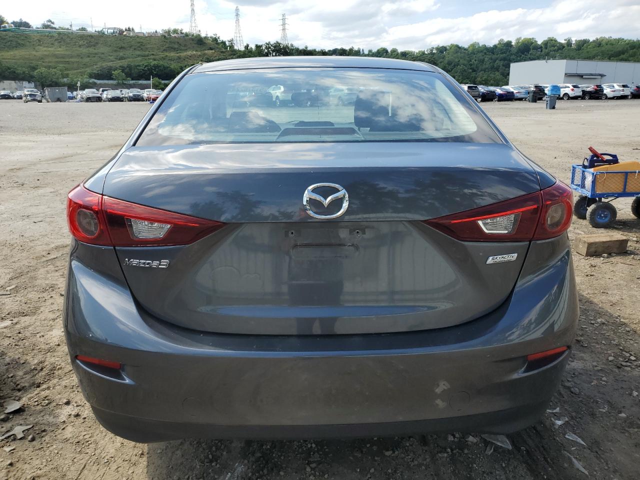 JM1BM1T76F1222525 2015 Mazda 3 Sv