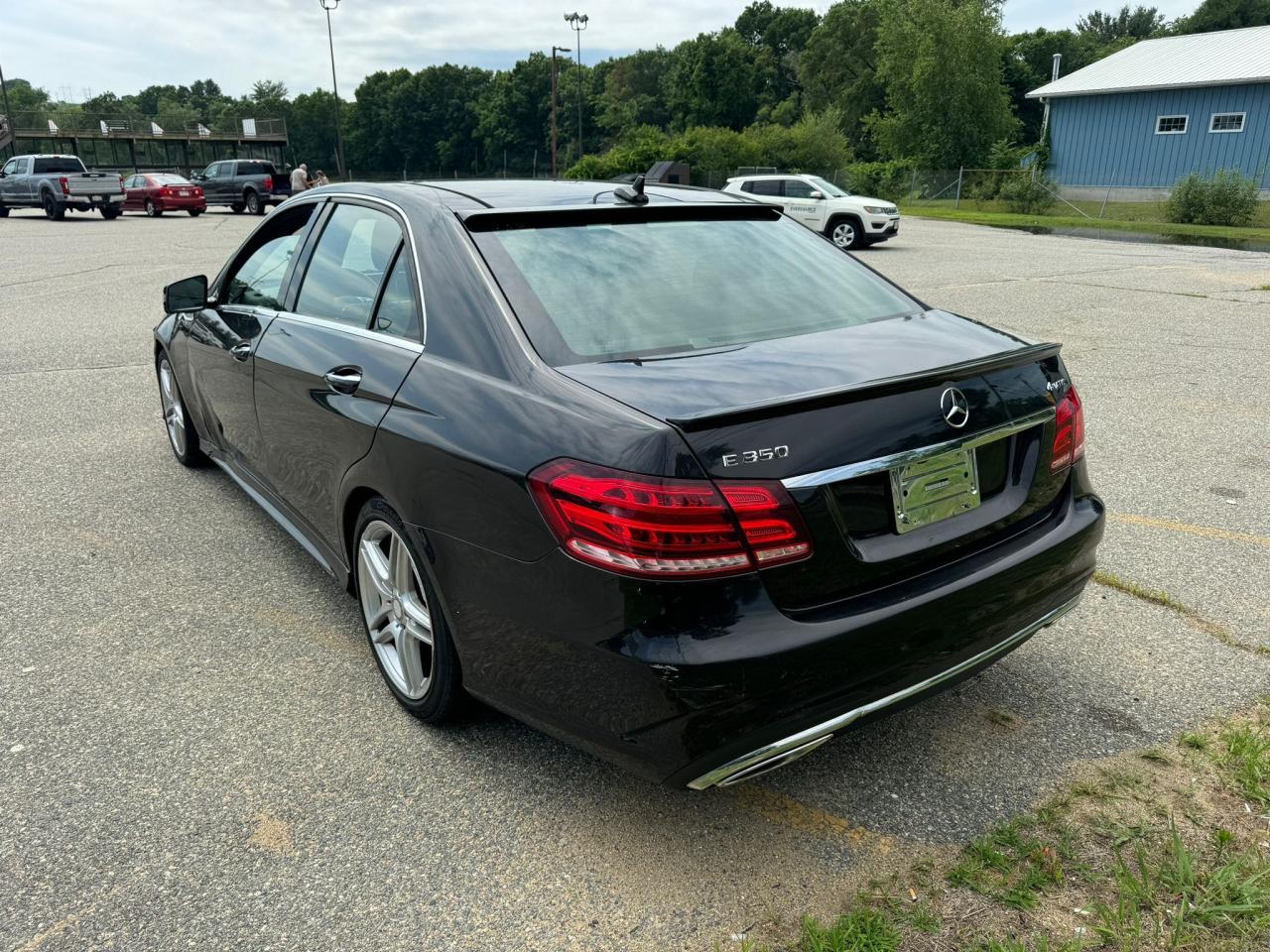 2014 Mercedes-Benz E 350 4Matic vin: WDDHF8JB1EB053968