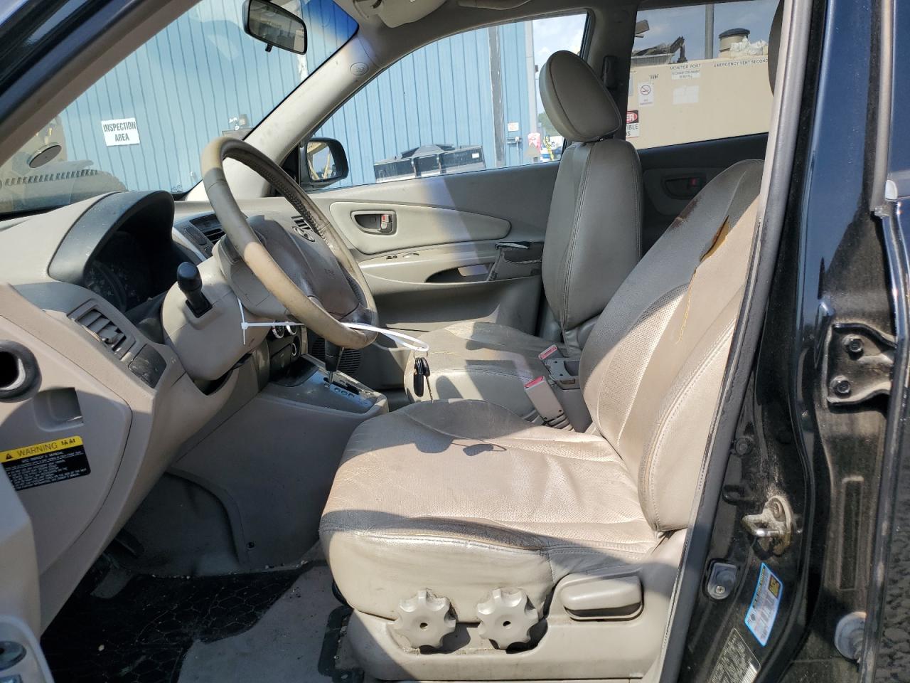 KM8JN12D05U188459 2005 Hyundai Tucson Gls