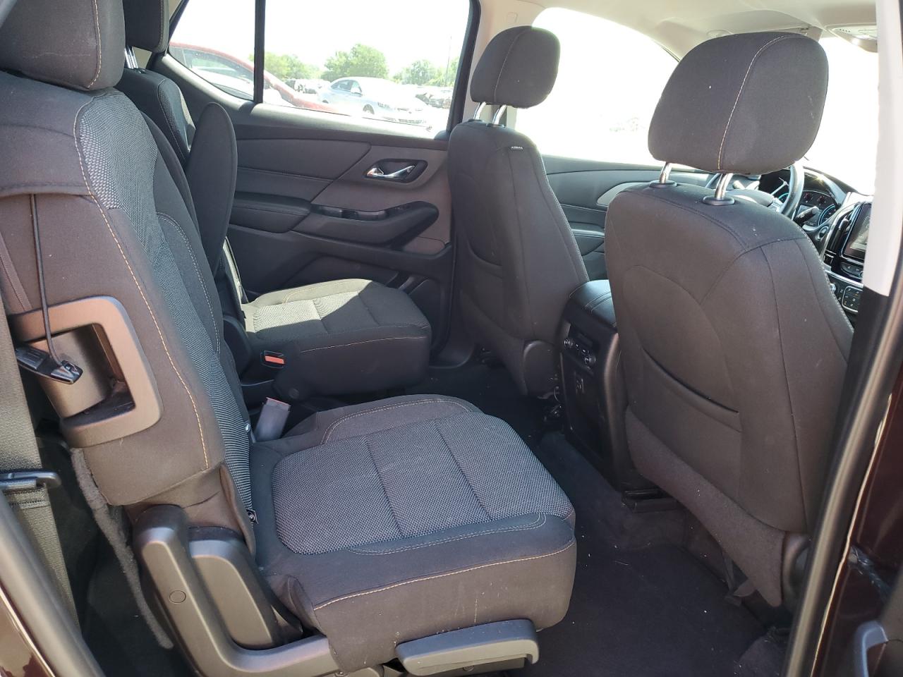 1GNERGKW5KJ146212 2019 Chevrolet Traverse Lt