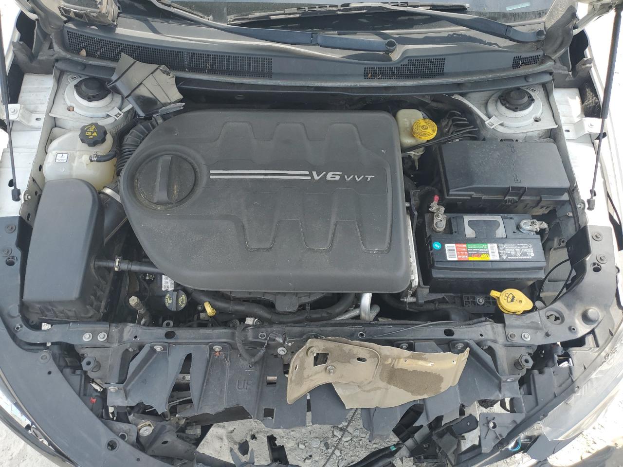 1C3CCCBG5FN572584 2015 Chrysler 200 S