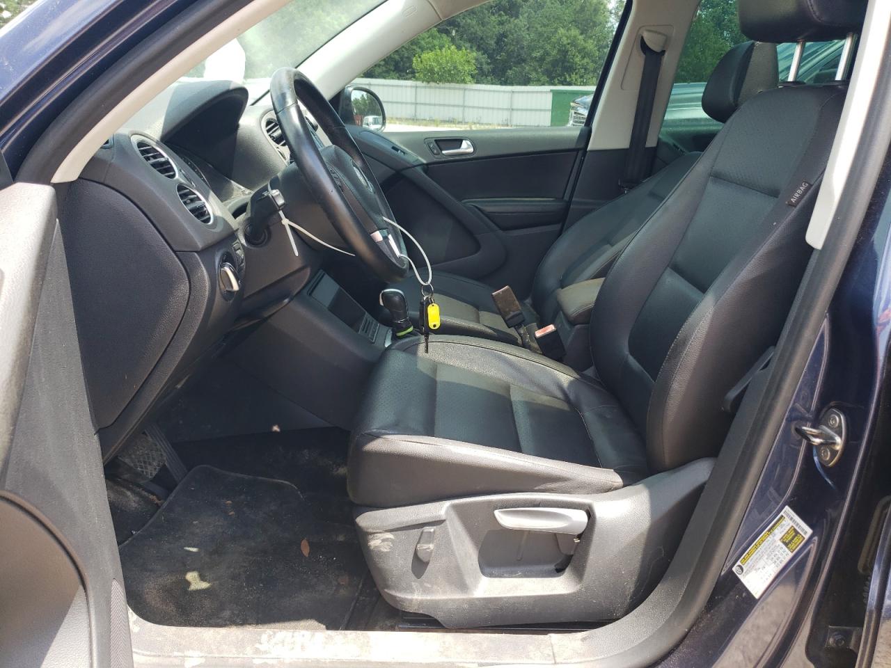 WVGAV7AXXBW522303 2011 Volkswagen Tiguan S