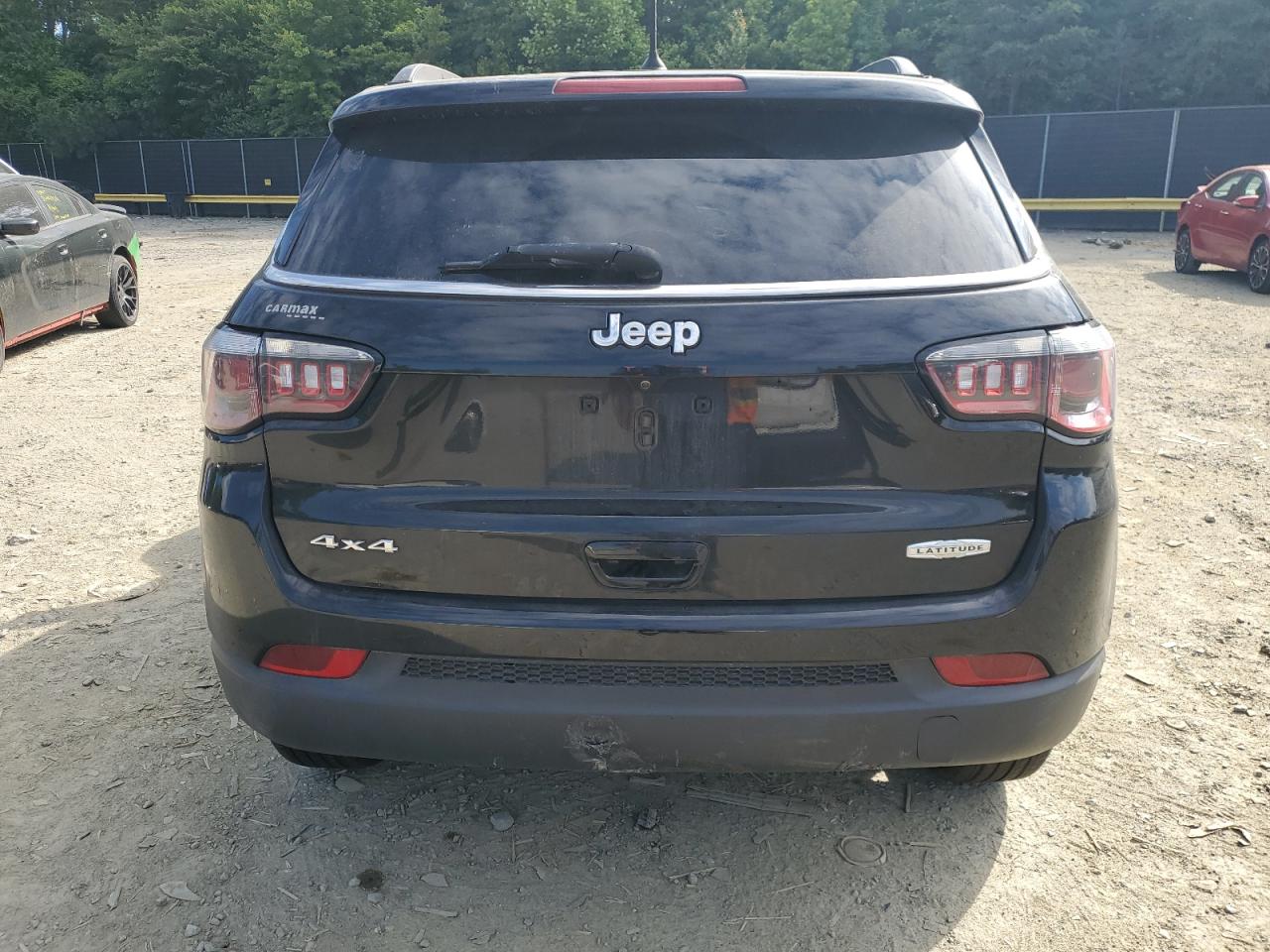 3C4NJDBB2JT135218 2018 Jeep Compass Latitude