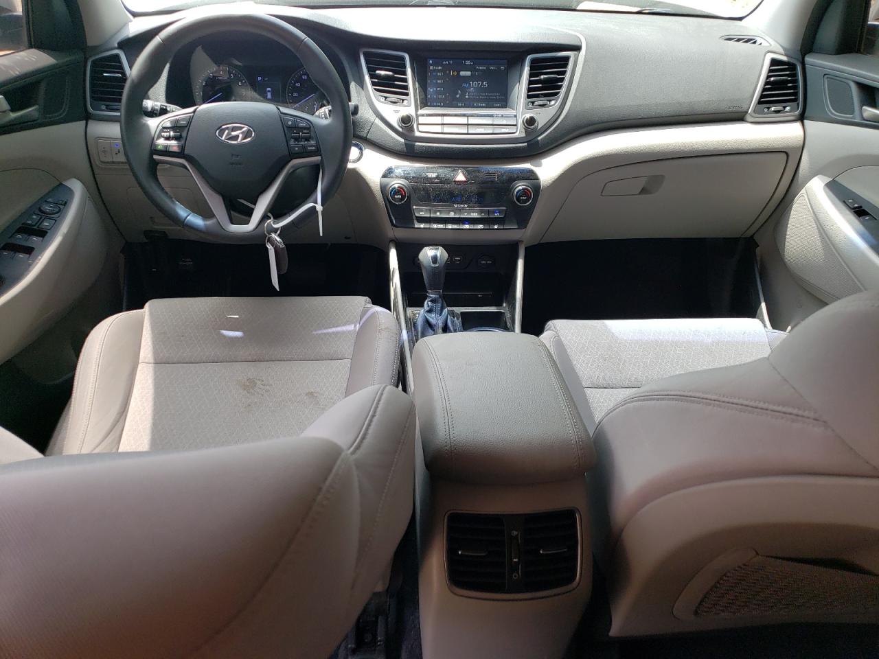 KM8J33A25JU756023 2018 Hyundai Tucson Value