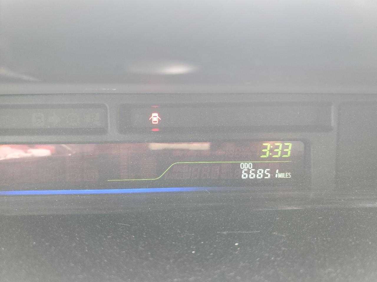 JTDZN3EU1HJ057979 2017 Toyota Prius V