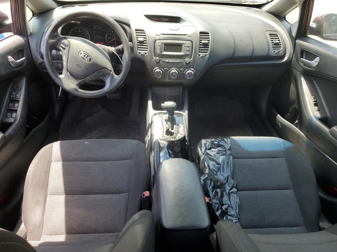 3KPFK4A75HE147022 2017 Kia Forte Lx