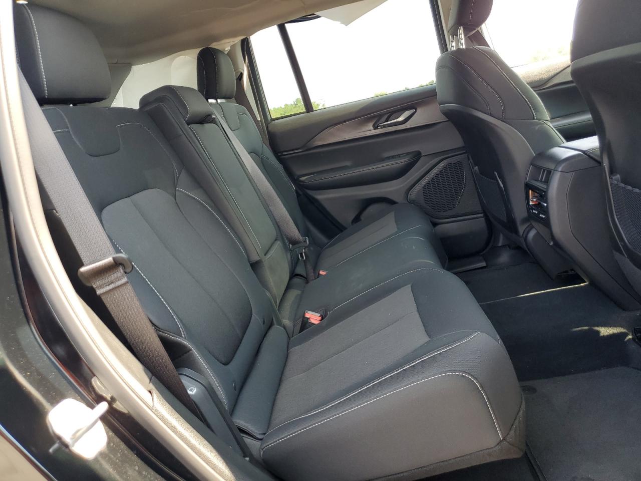 1C4RJHAGXPC565301 2023 Jeep Grand Cherokee Laredo