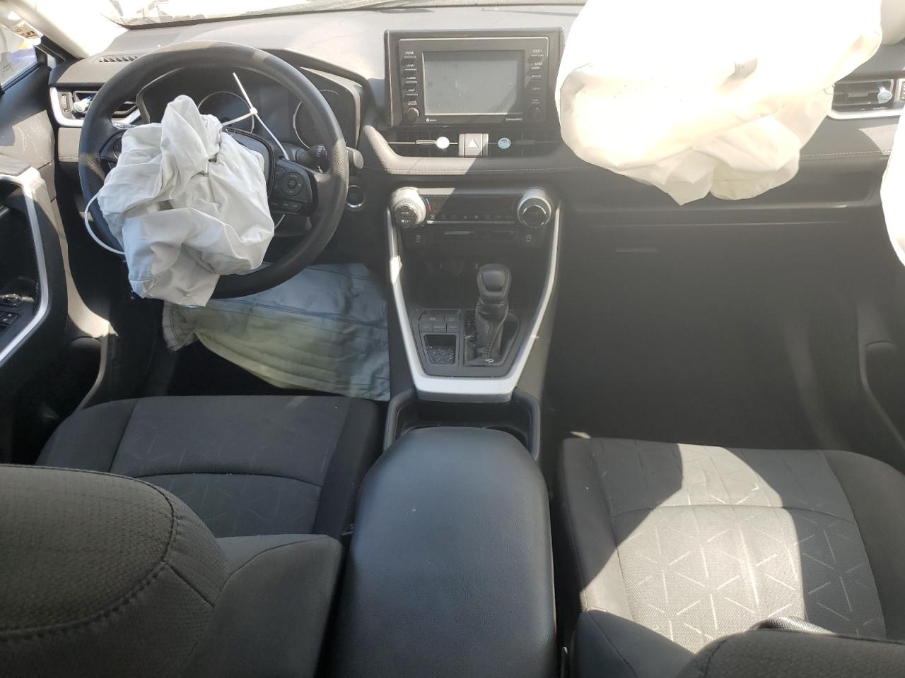 2T3W1RFV2MC098367 2021 Toyota Rav4 Xle