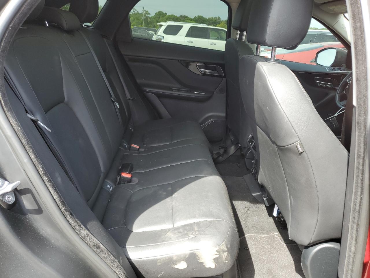 SADCJ2FX2JA249989 2018 Jaguar F-Pace Premium