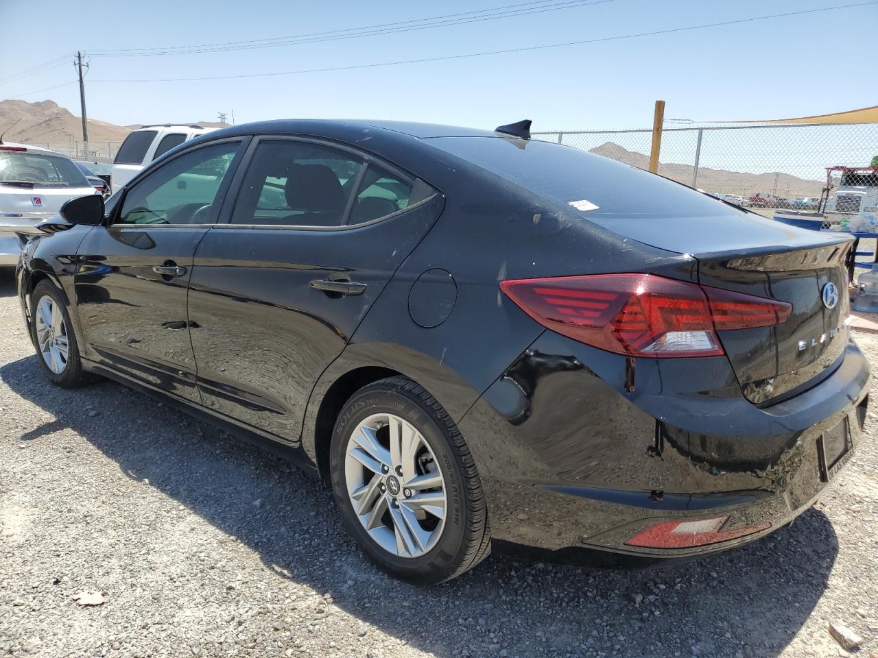 2020 Hyundai Elantra Sel vin: KMHD84LF2LU070416