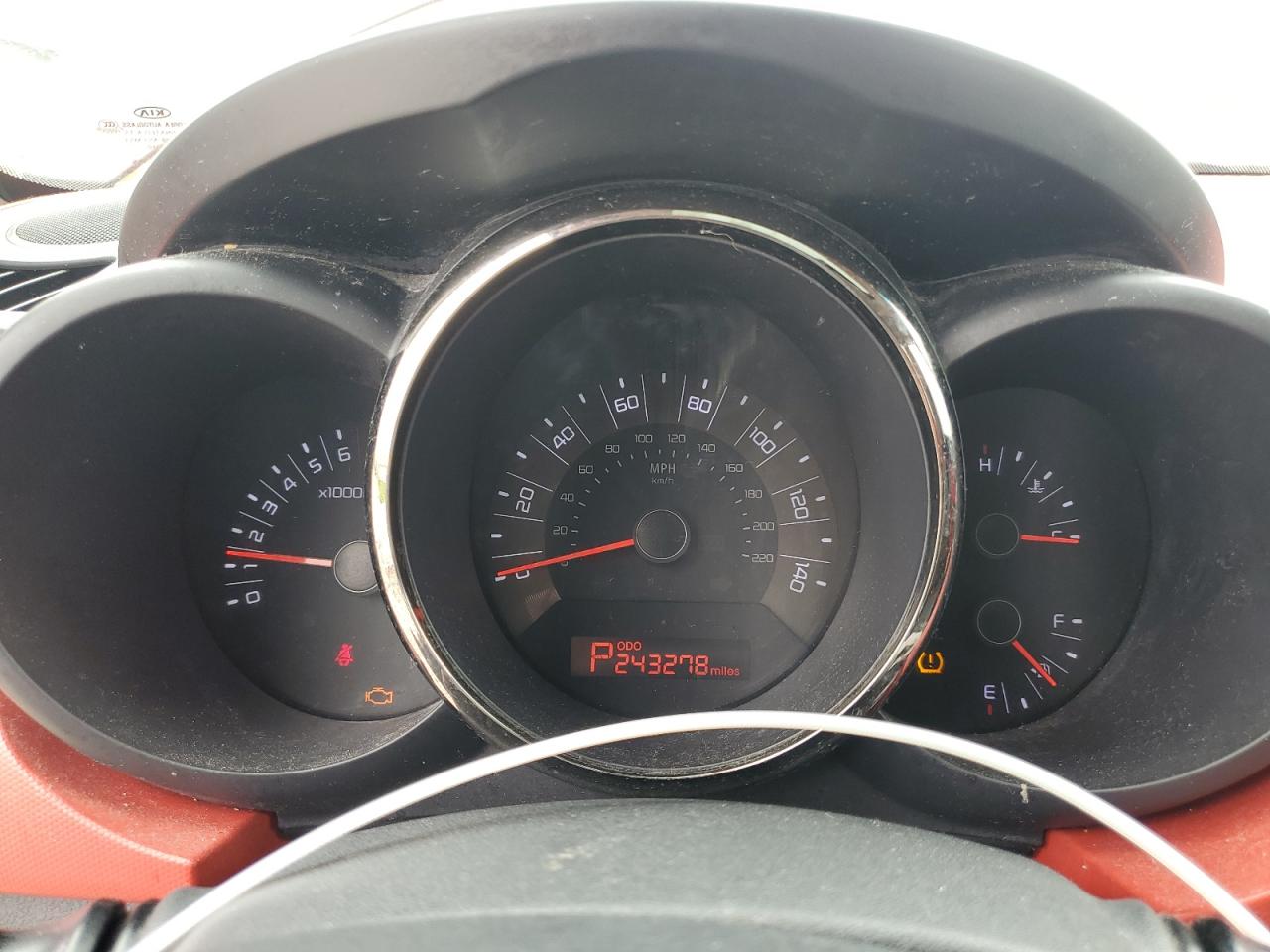 KNDJT2A22B7240118 2011 Kia Soul +