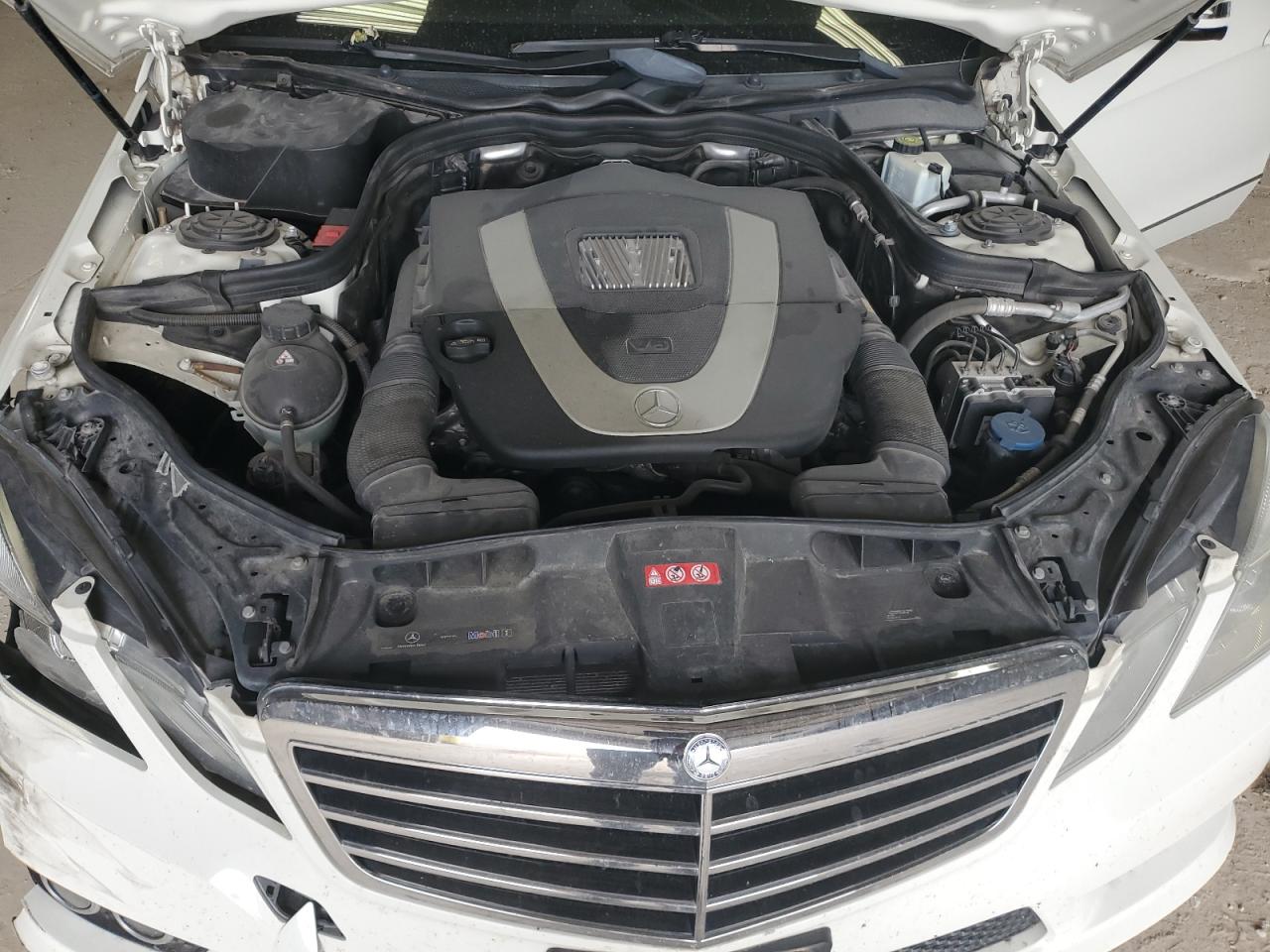 WDDHF8HBXAA123926 2010 Mercedes-Benz E 350 4Matic