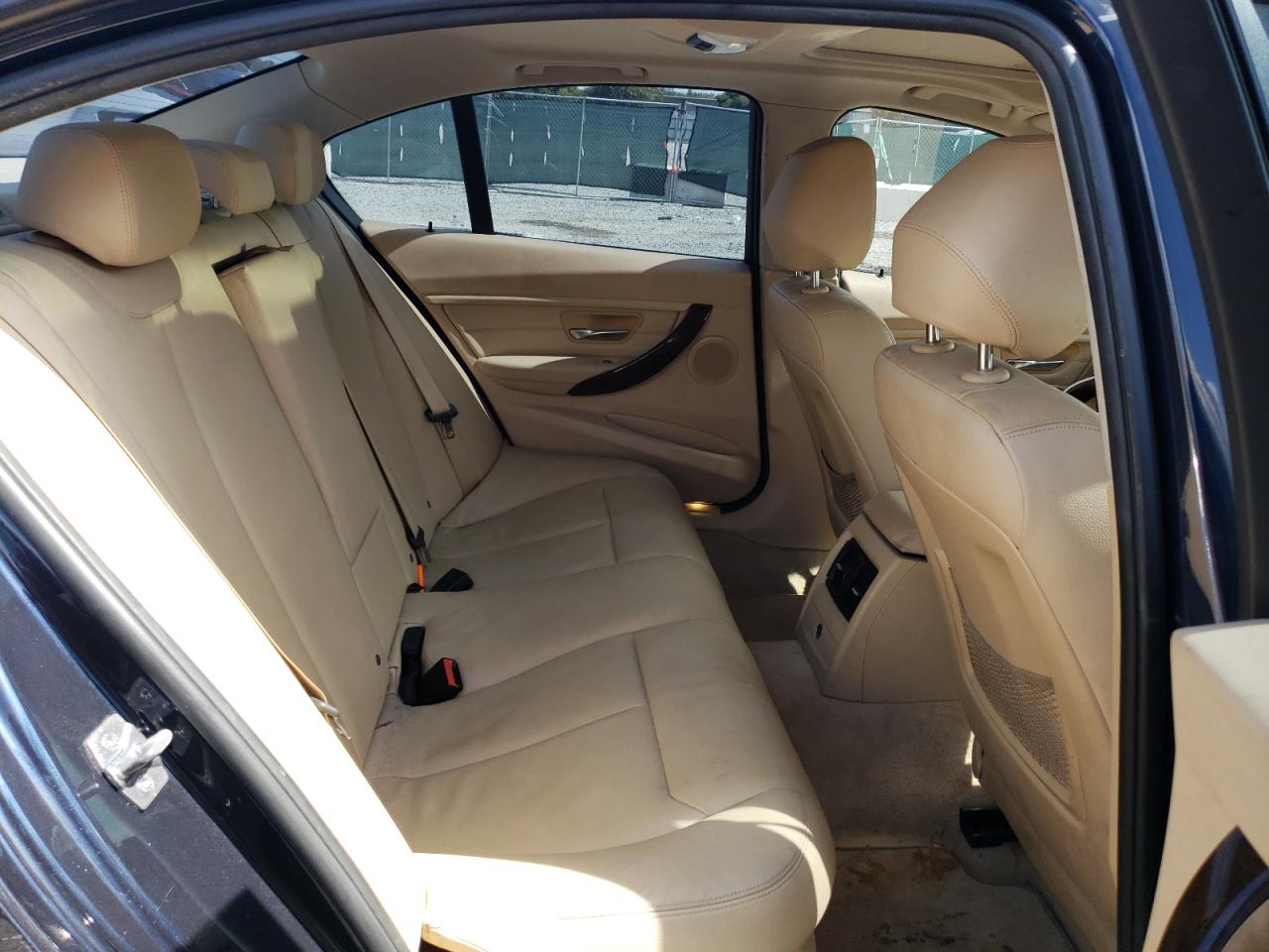 WBA3B1C5XEK133121 2014 BMW 320 I