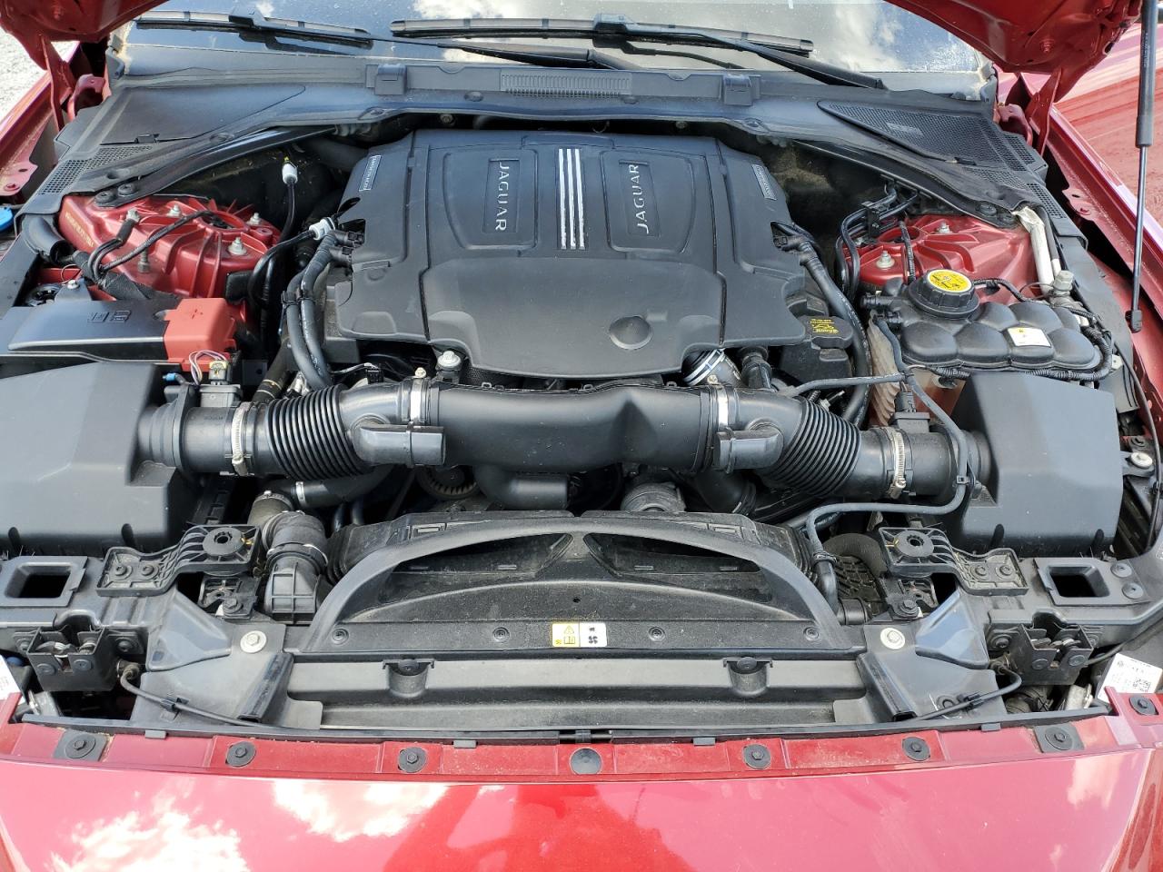 SAJAG4FV8JCP17886 2018 Jaguar Xe S