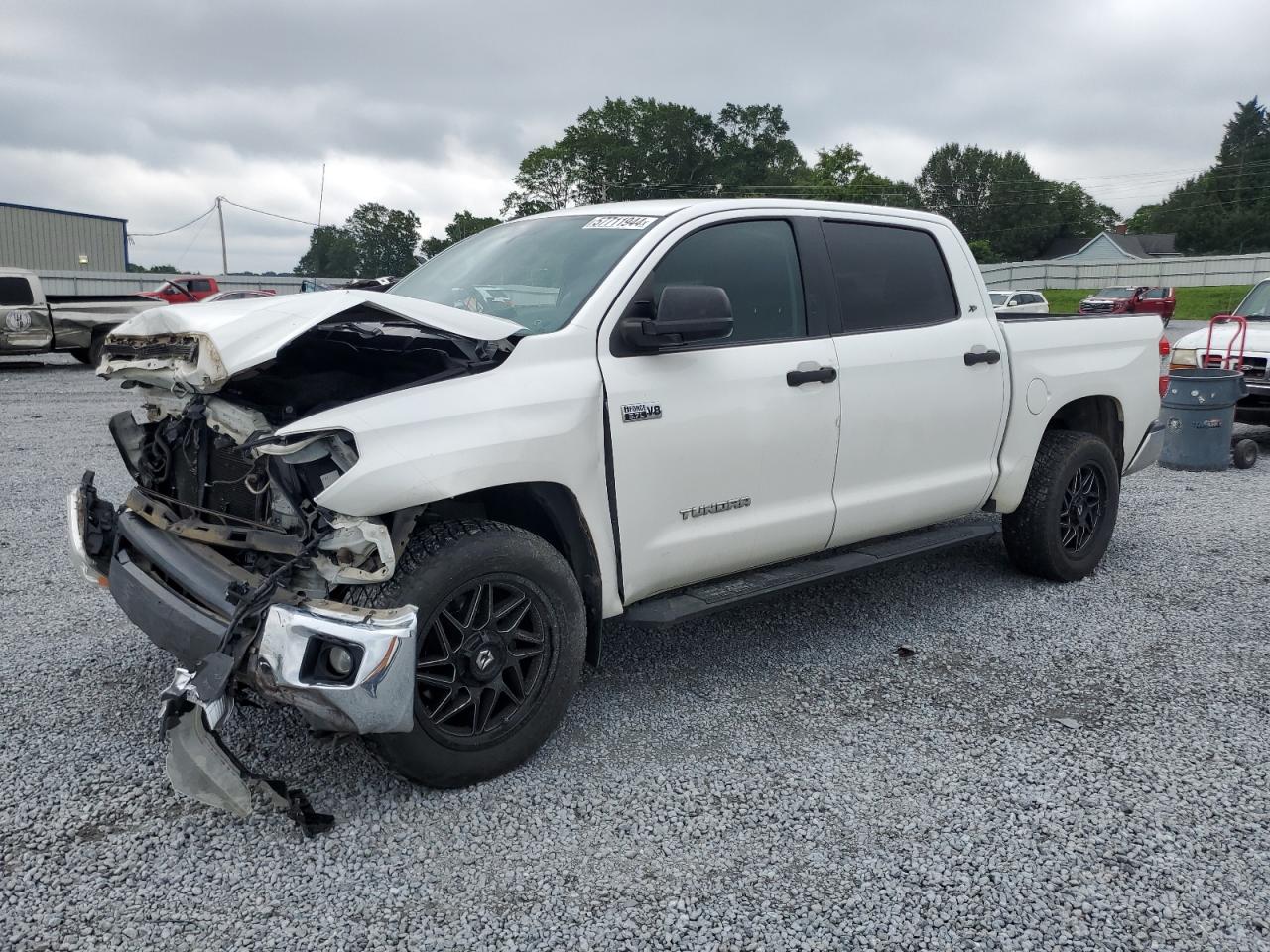 5TFDW5F14GX557556 2016 Toyota Tundra Crewmax Sr5