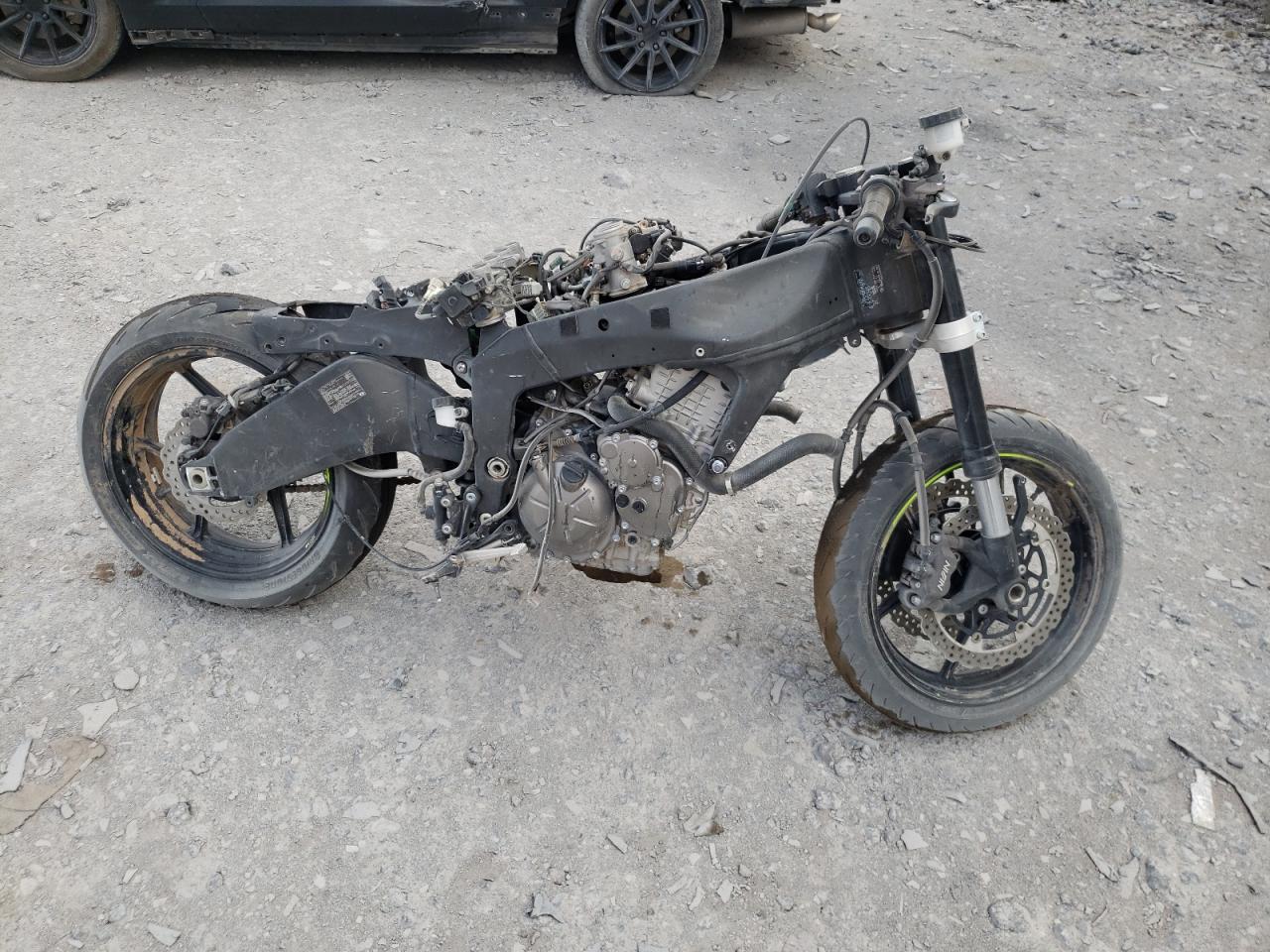 VIN: JKBZXJH14NA012813 2022 KAWASAKI ZX636 K