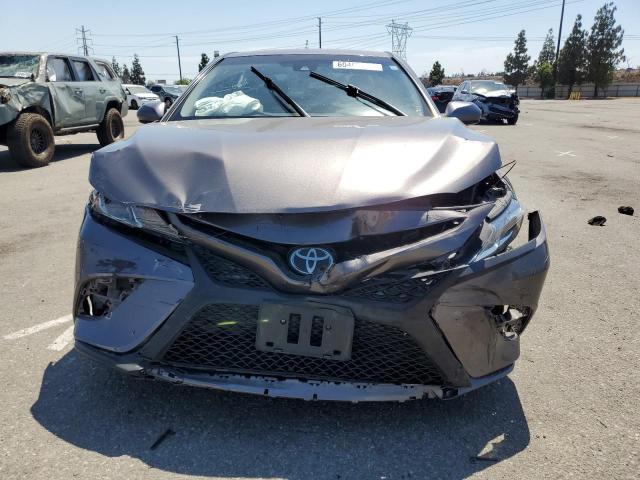 VIN 4T1B11HK0JU555697 2018 Toyota Camry, L no.5