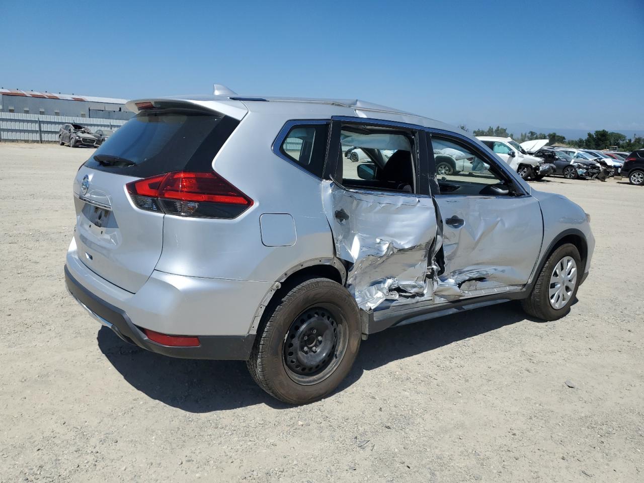 KNMAT2MT5HP554505 NISSAN ROGUE 2017
