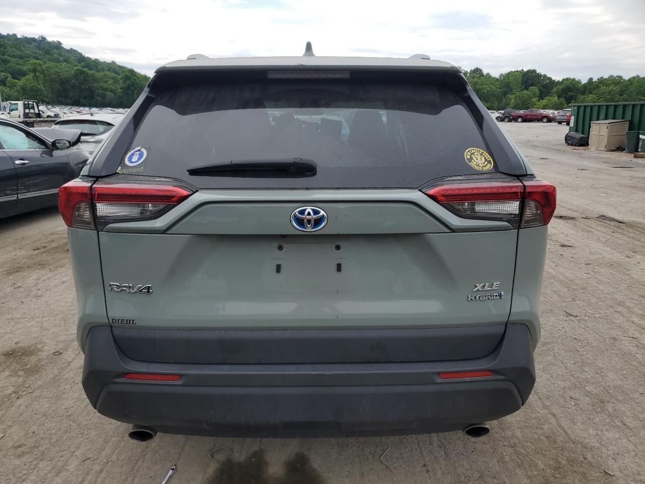 4T3B6RFV0NU093720 2022 Toyota Rav4 Xle Premium