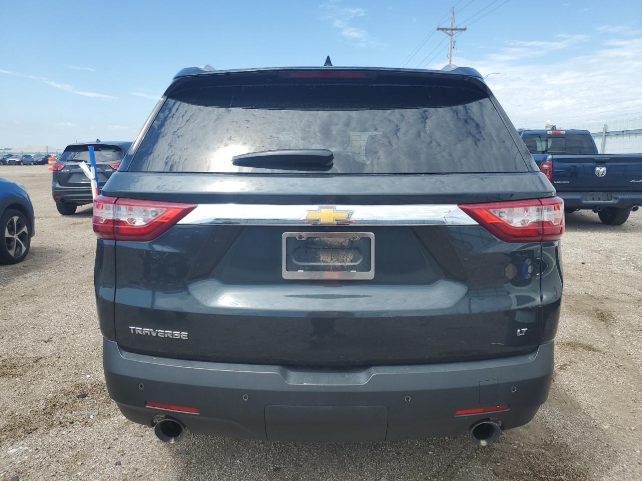 1GNERGKW3JJ203859 2018 Chevrolet Traverse Lt