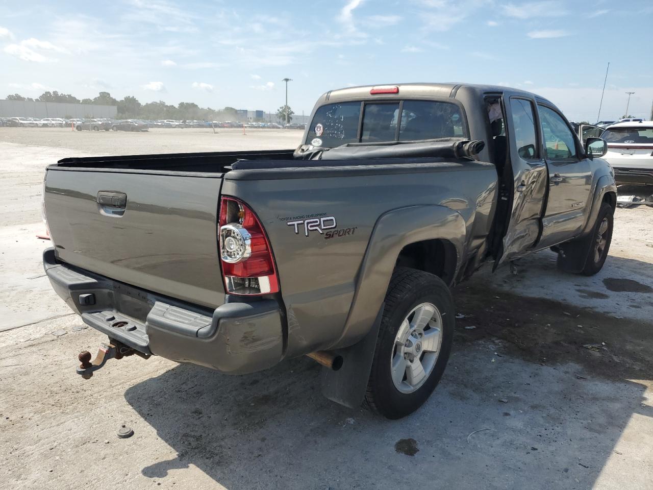 3TMKU4HNXBM027646 2011 Toyota Tacoma Double Cab Prerunner Long Bed