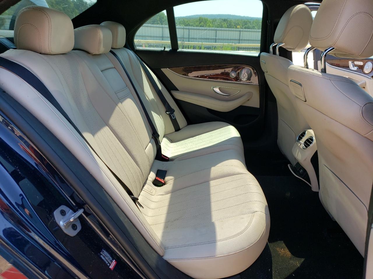 WDDZF4JB8JA476060 2018 Mercedes-Benz E 300