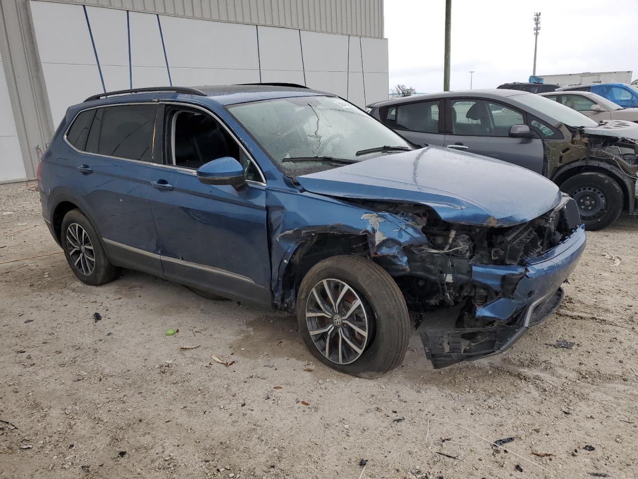 3VV3B7AX7LM114155 2020 Volkswagen Tiguan Se