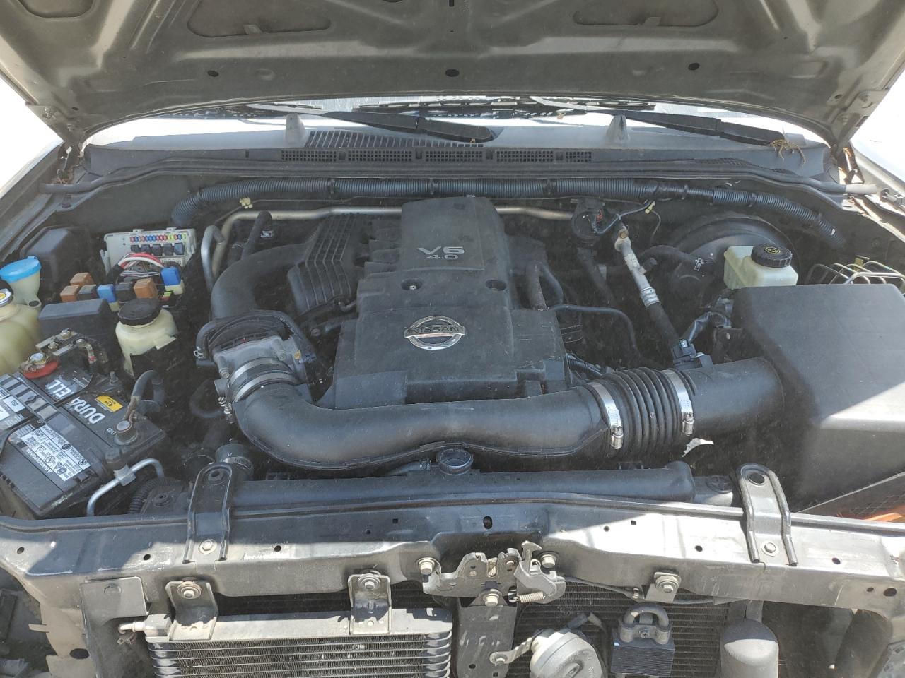 5N1AR18W05C719744 2005 Nissan Pathfinder Le