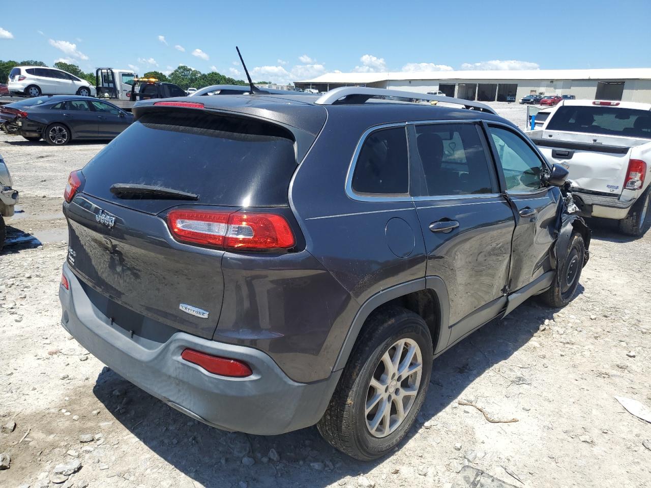 2015 Jeep Cherokee Latitude vin: 1C4PJMCB7FW665225