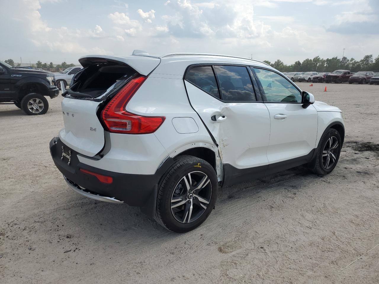 YV4K92HK7P2941862 VOLVO XC40 CORE 2023