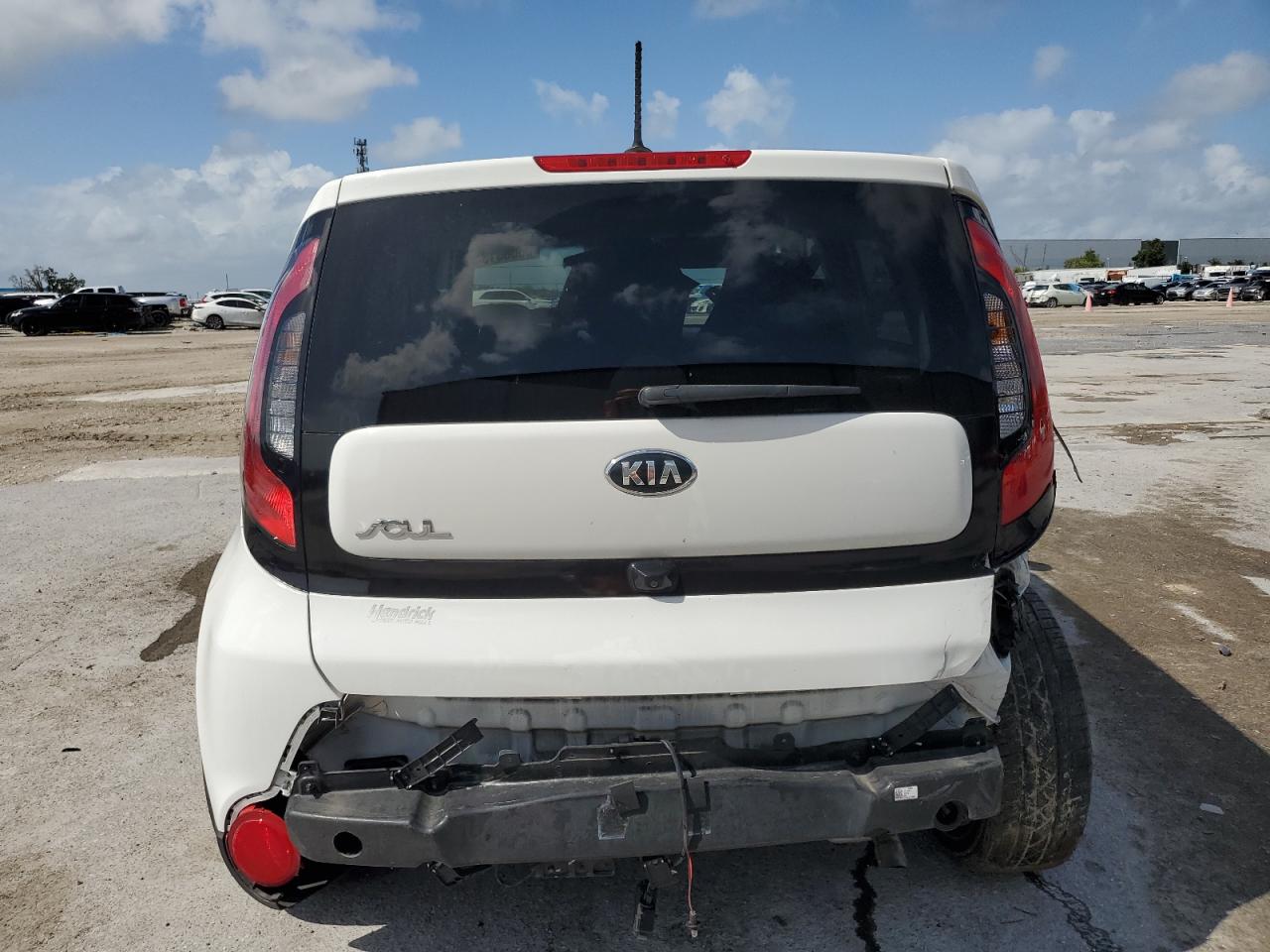 KNDJP3A50G7311120 2016 Kia Soul +
