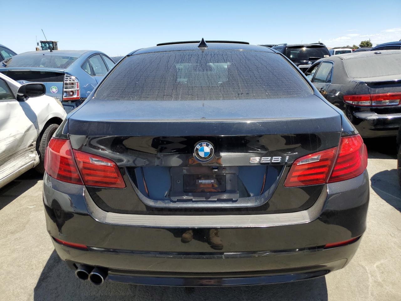 WBAFR1C59BDV82606 2011 BMW 528 I