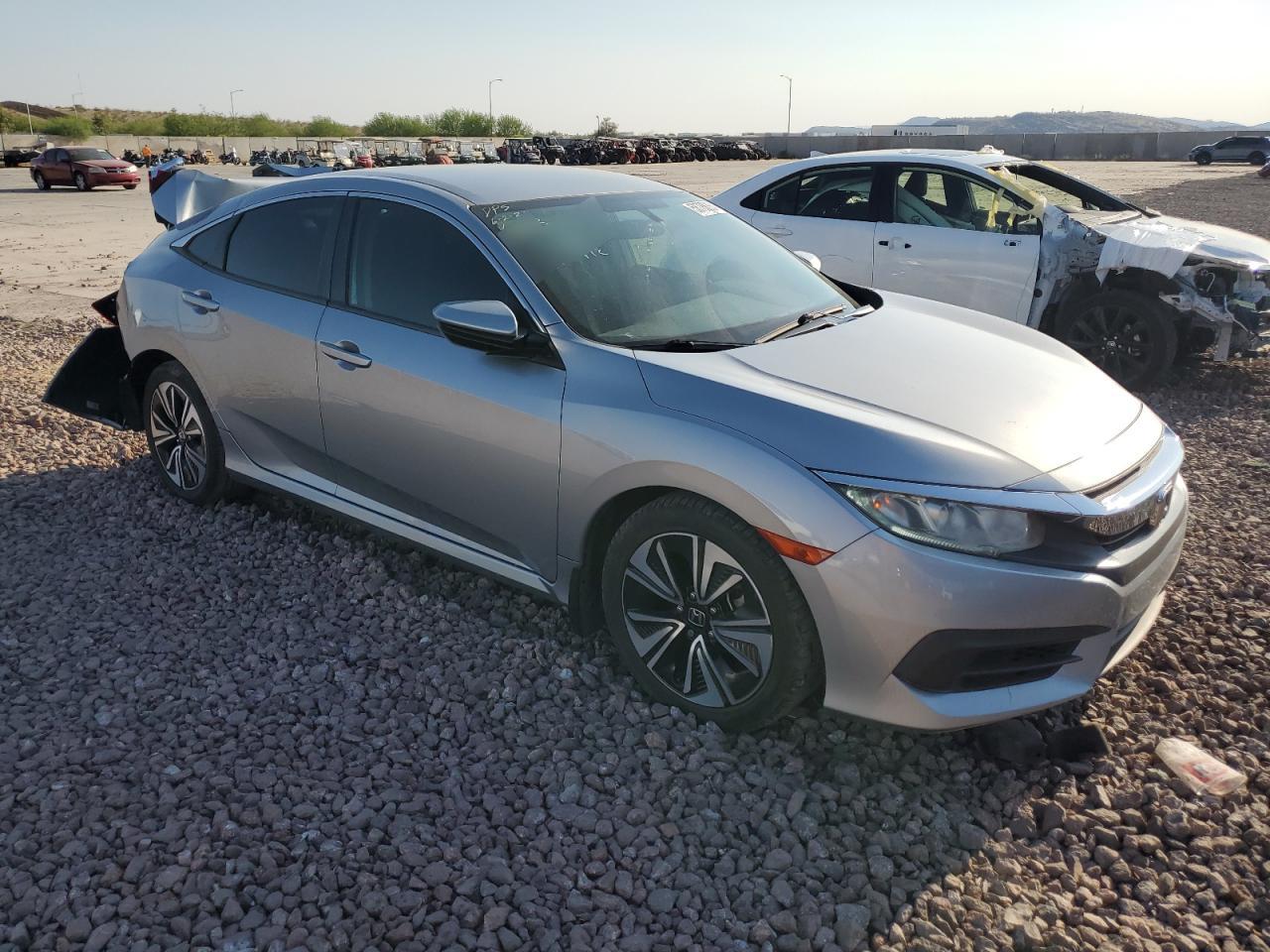 19XFC2F54HE030640 2017 Honda Civic Lx