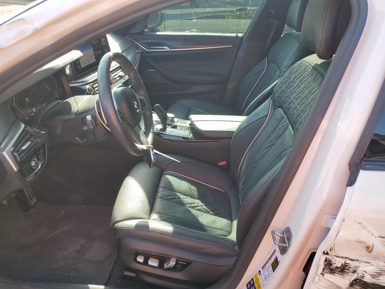 WBA13BJ09NCK17359 2022 BMW 530 Xi