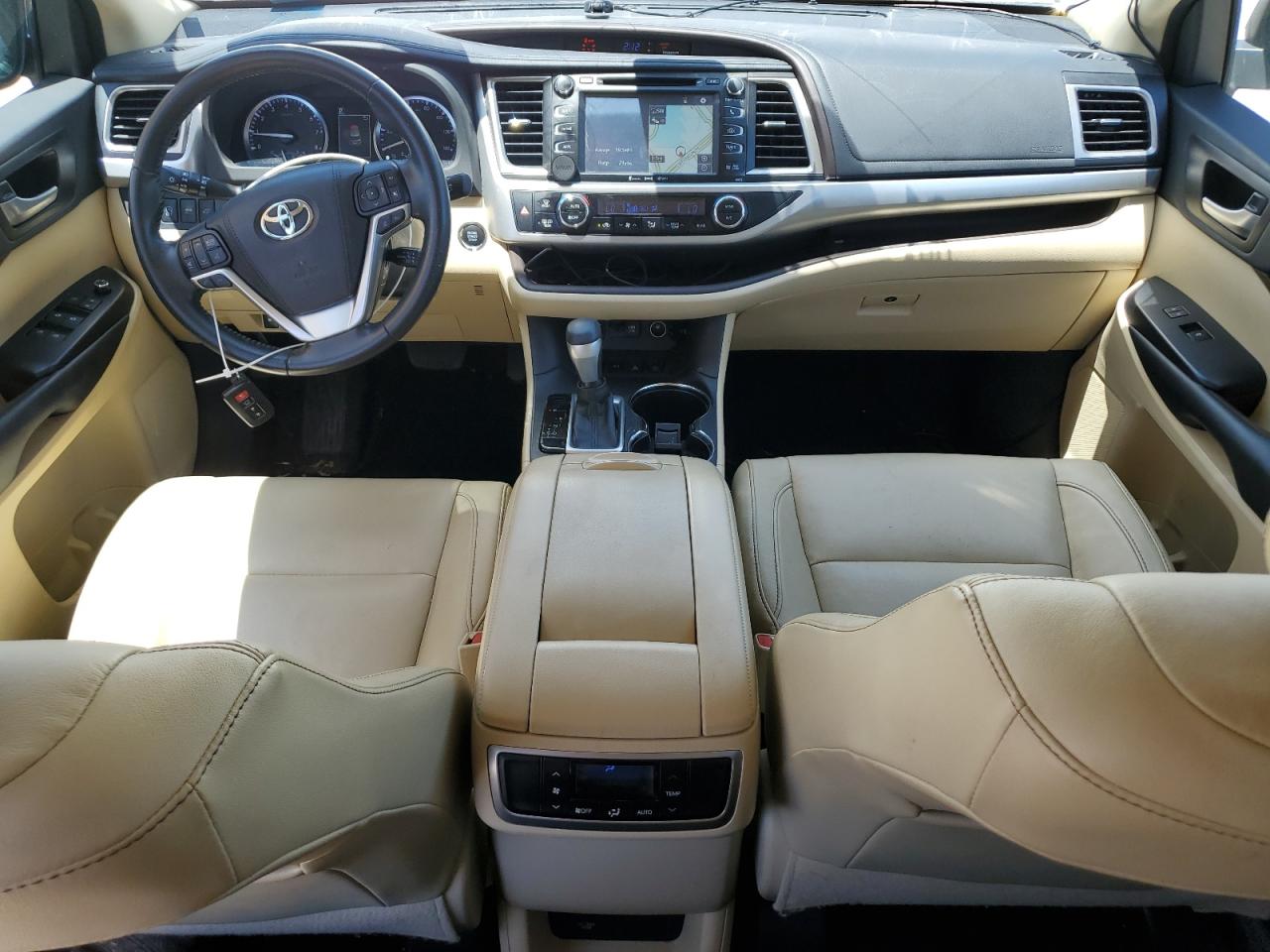 5TDKZRFH3HS518984 2017 Toyota Highlander Se