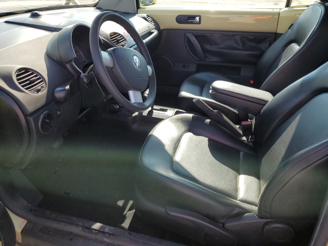 3VWRF31Y96M328838 2006 Volkswagen New Beetle Convertible Option Package 1