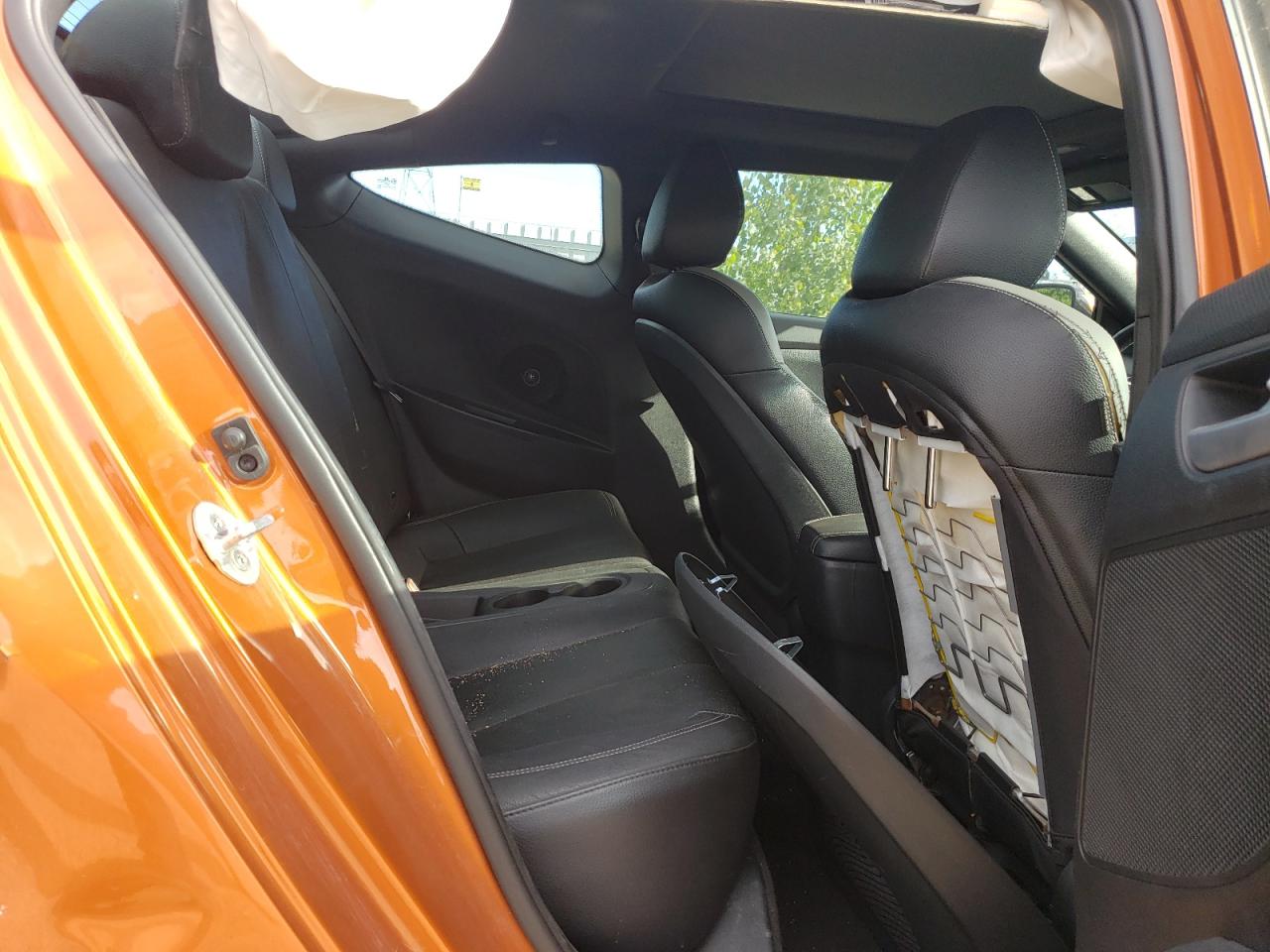 KMHTC6AE3GU251837 2016 Hyundai Veloster Turbo