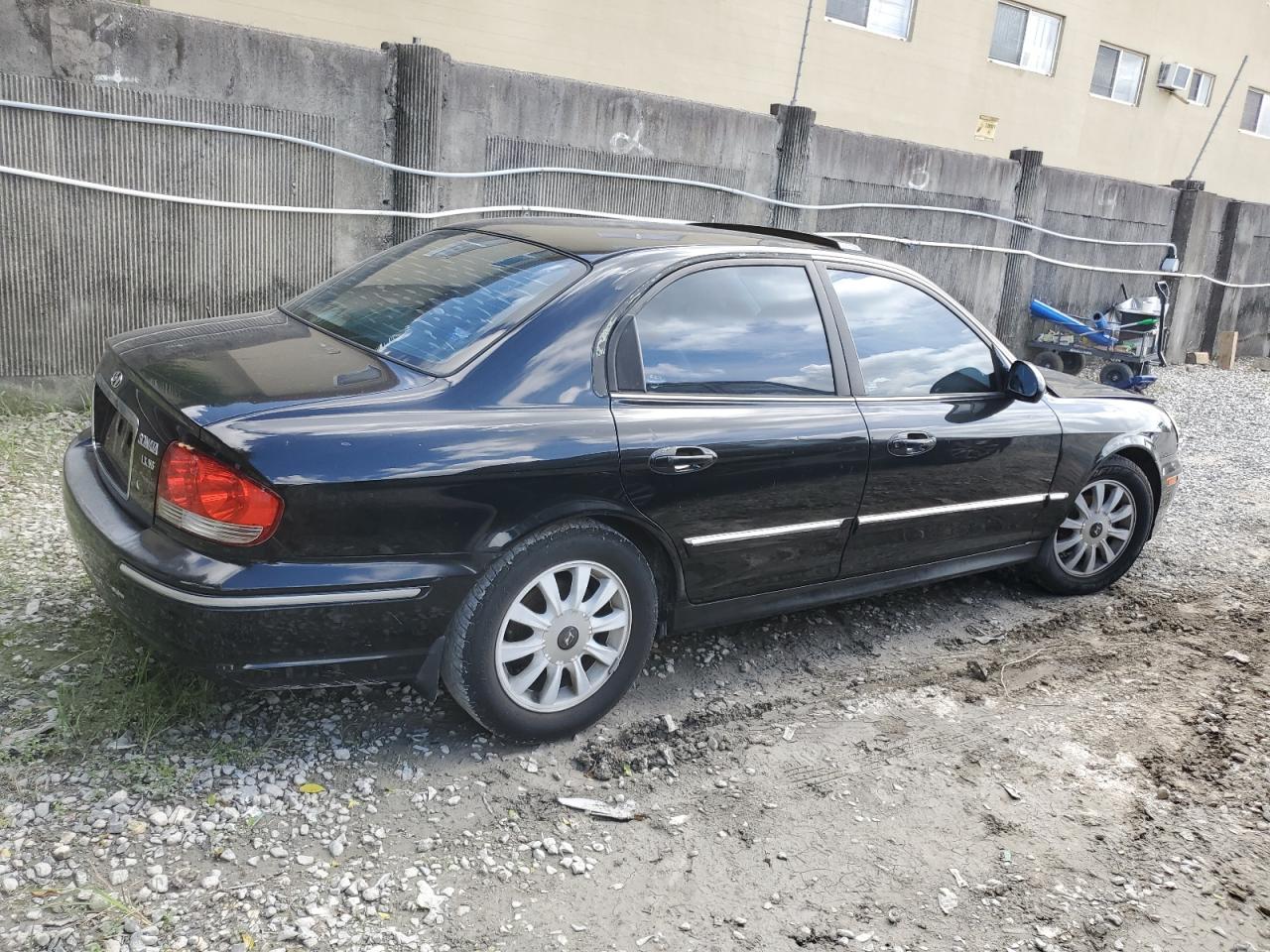 KMHWF35H02A524184 2002 Hyundai Sonata Gls