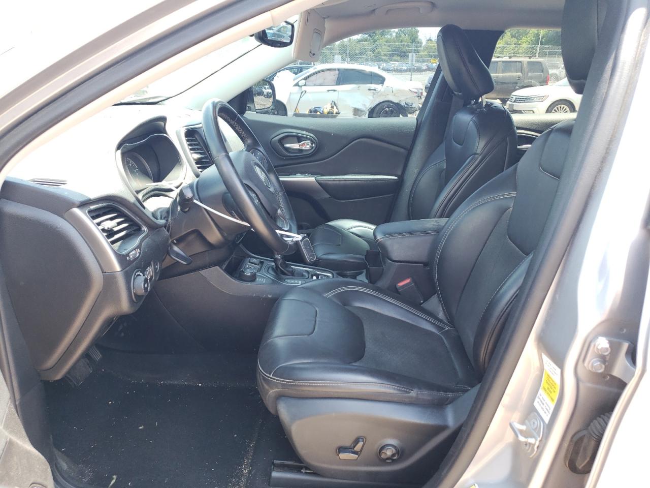 1C4PJMLB4KD397613 2019 Jeep Cherokee Latitude Plus