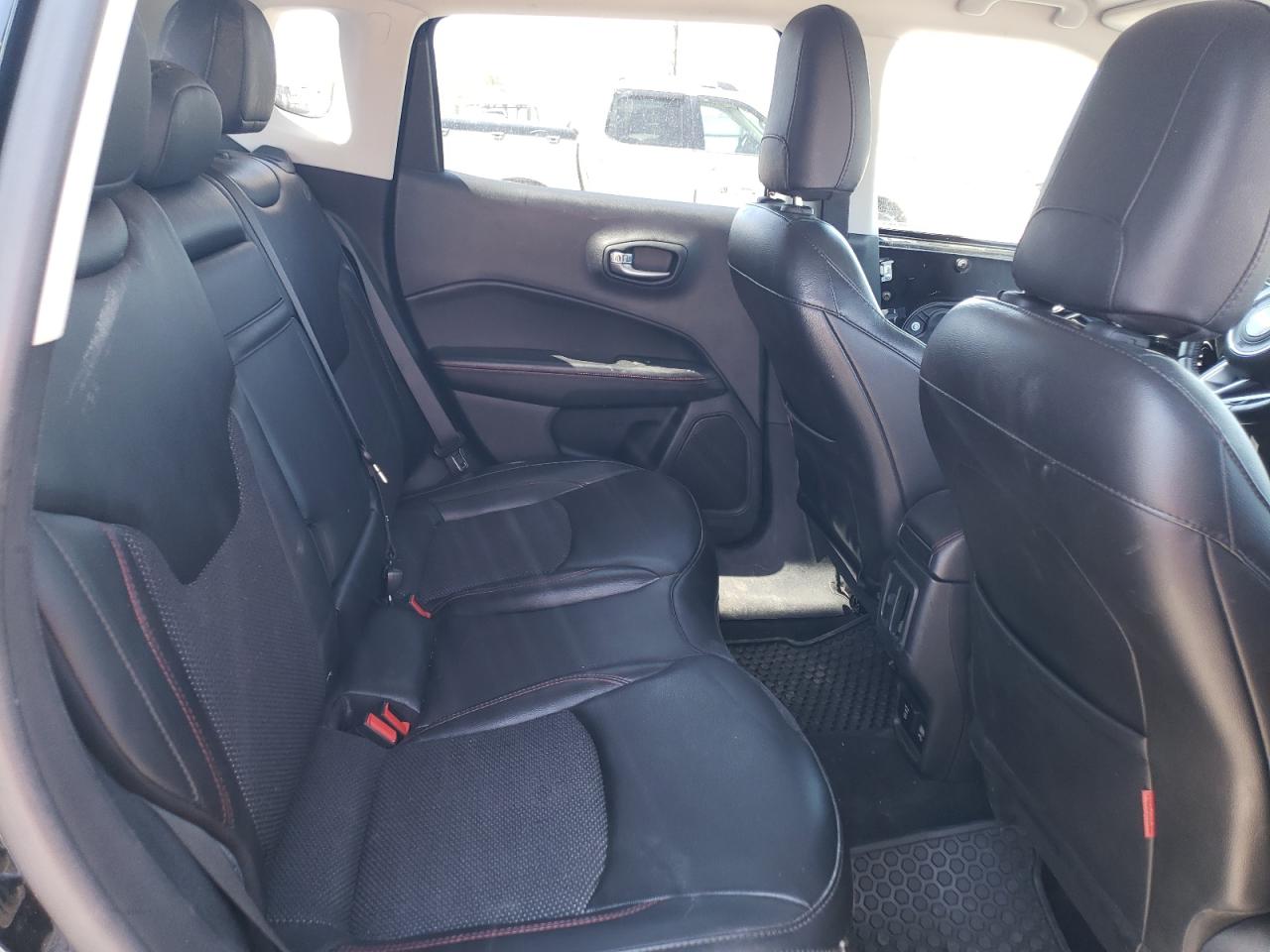 3C4NJDDB0KT713038 2019 Jeep Compass Trailhawk