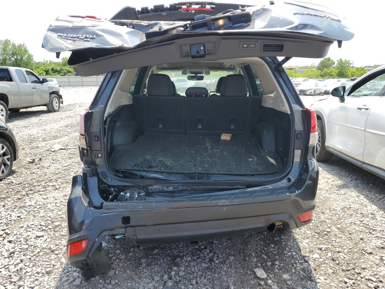 JF2SKAUC8KH469890 2019 Subaru Forester Limited