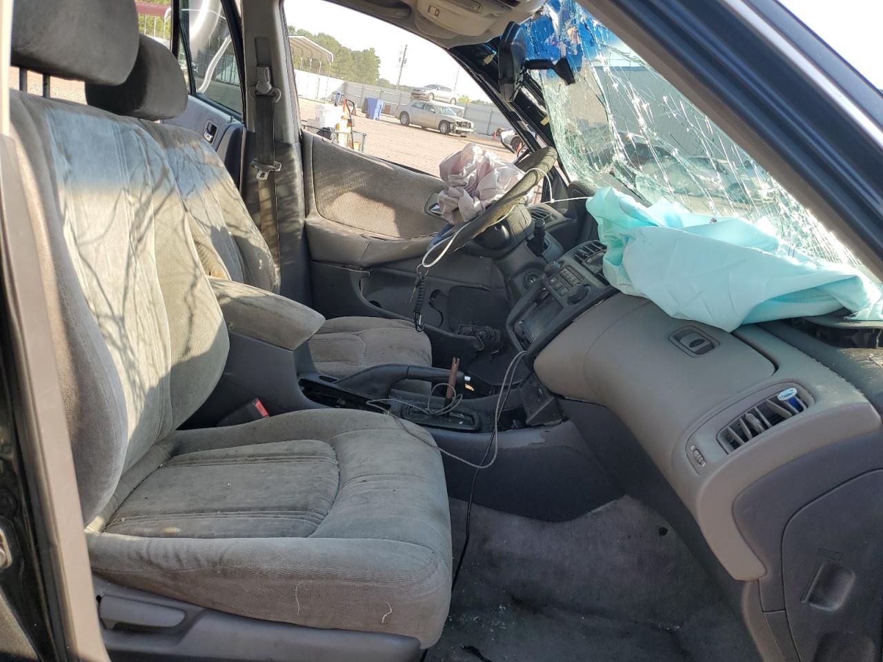 1HGCG565XXA114084 1999 Honda Accord Ex