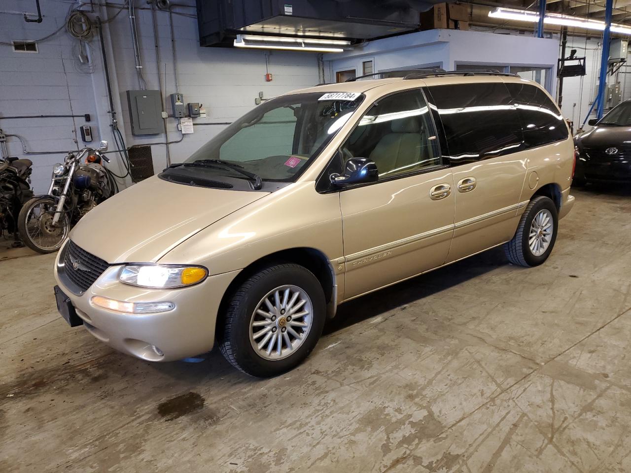 1C4GP55L8XB586021 1999 Chrysler Town & Country Sx