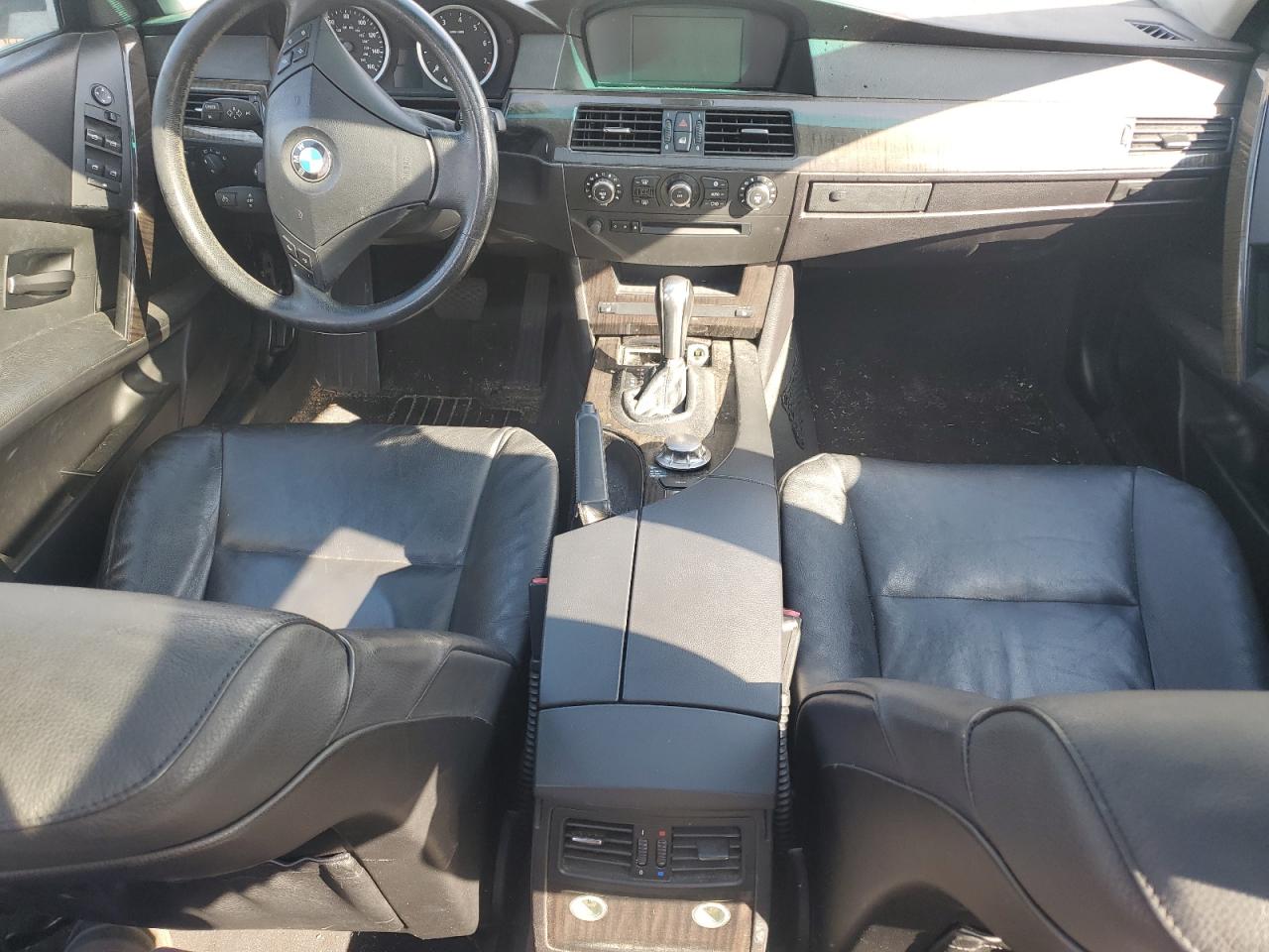 WBANN73556CN00599 2006 BMW 530 Xit