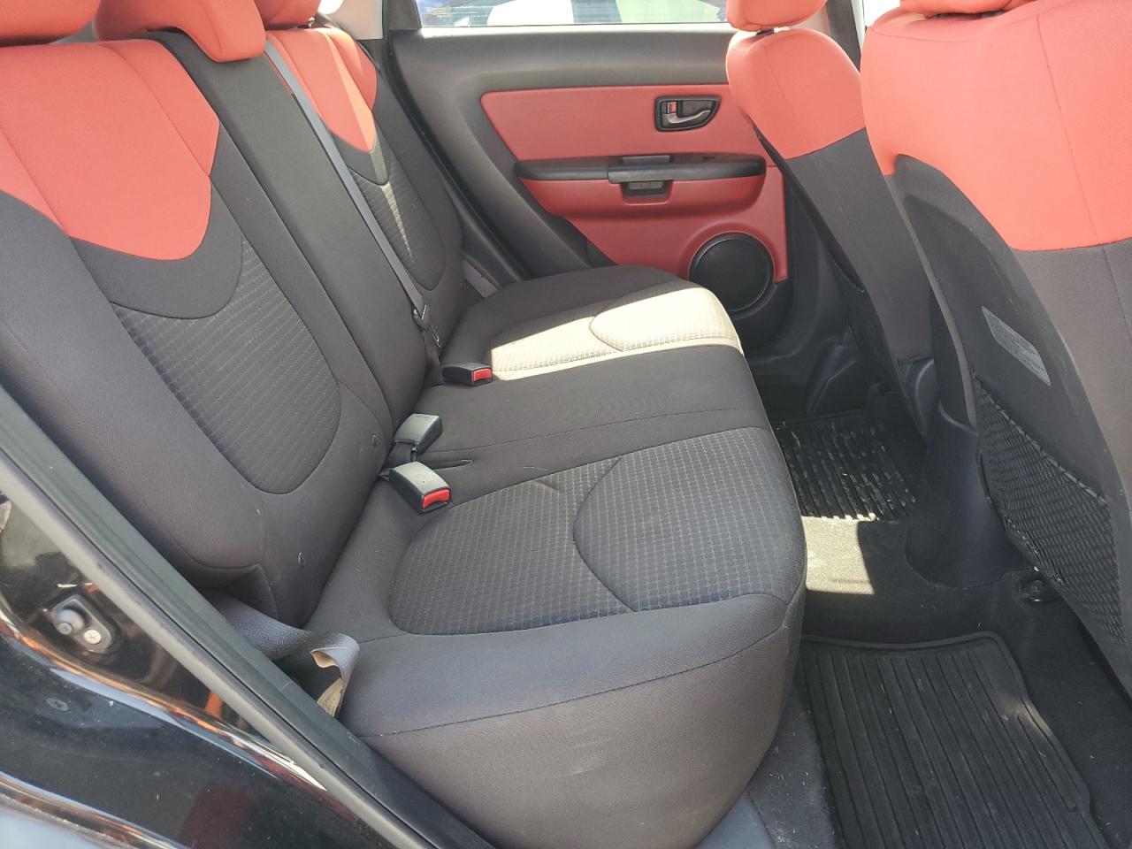 KNDJT2A28B7273849 2011 Kia Soul +