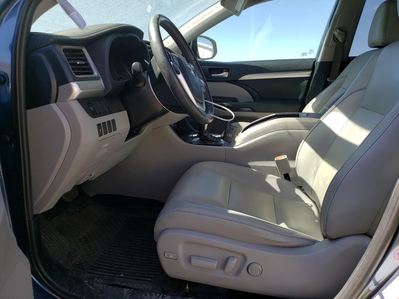 5TDJGRFH4KS058288 2019 Toyota Highlander Hybrid