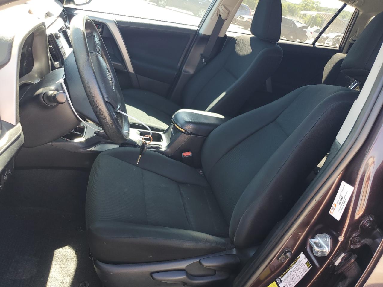 2T3ZFREV5HW391281 2017 Toyota Rav4 Le