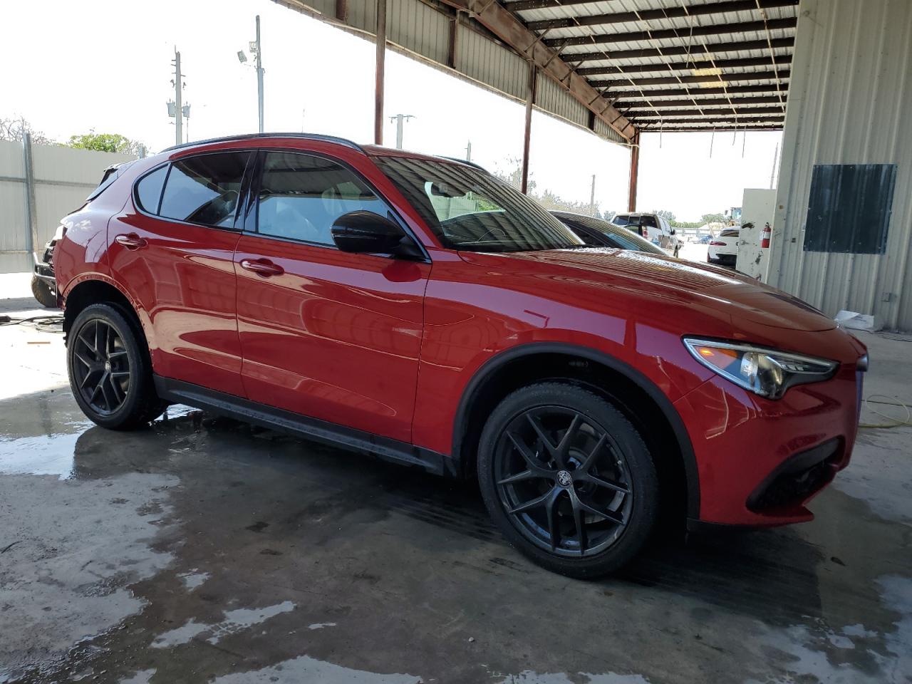 2020 Alfa Romeo Stelvio vin: ZASPAJAN9L7C76059